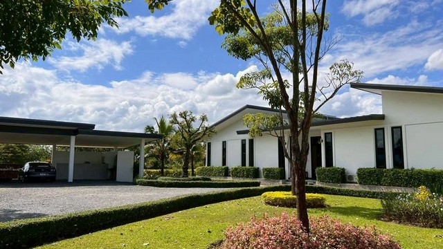 #ขายบ้านพร้อมที่ดิน #ขาย 20.5 ล้าน #โซนดอยสะเก็ด  ที่ดิน 2-1-34 ตรว. 5 ห้องนอน 4 ห้องน้ำ บ้านพื้นที่กว้างขวาง #บรรยากาศบ้านสวน5 ห้องนอน4 ห้องน้ำขนาด 2-1-34 ตารางวาพื้นที่ 398 ตารางเมตรโรงจอดรถได้ 3 คัน ห้องฟิตเนสห้องเสบียงอาหารบ้านเป็นระบบโซล่าทั้งหมด มี 30 กิโลวัตต์ พร้อมเครื่องปั่นไฟ 12 กิโลวัตต์มีแอร์ติดตั้งแล้ว 6  ตัว เดินระบบพร้อมติดตั้งแอร์แล้วอีก 2 ห้อง( ที่ยังไม่มีการใช้�