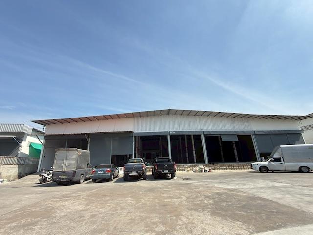 ให้เช่าโกดัง คลังสินค้า ออฟฟิศ กาญจนาภิเษก ตลิ่งชัน ทวีวัฒนา กรุงเทพ พื้นที่ 450-1000 ตร.ม. เข้าออกสะดวก รถใหญ่ได้ติดต่อ Agent คุณบัว (Bua)Tel: 093-646-4597LINE ID: Bua093ราคาเช่าเริ่มต้น 200 บาท/ตร.ม.ให้เช่าโกดัง คลังสินค้า และออฟฟิศ ทำเลถนนกาญจนาภิเษก โซนตลิ่งชัน ทวีวัฒนา กรุงเทพ ใกล้เมือง เดินทางสะดวก เหมาะสำหรับธุรกิจโลจิสติกส์ คลังสินค้า และศูนย์กระจายสินค้าทำเล: ถนนกาญจนาภิเษก สมาคมช