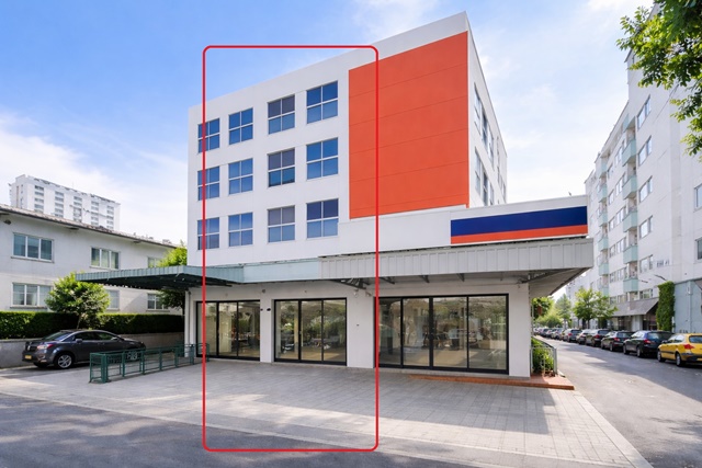 แฮปปี้แลนด์เซ็นเตอร์ 200ม.17 ตารางวา 216 ตารางเมตร เดอะมอลล์บางกะปิ800ม.ลาดพร้าว115-121 โชว์รูม อาคารพาณิชย์ 3.5 ชั้น 3นอน 3 ห้องน้ำ 23-24,999B-M เหมาะทำธุรกิจ ร้านค้า ออฟฟิศ หรือสอนเสริมสวย ทำเลชุมชน คนพลุกพล่าน เดินทางสะดวก The Mall Bangkapi 800m. Happyland Center 200m. Ladprao 115-121 Showroom 3.5-storey commercial building 3beds 3baths  23-24,999B-M 17sq.wah 216sqm suitable for business shop office or beauty academy located in a high-traffic community with convenient accessลาดพร้าว115-121 แขวงคลองจั่น เขตบางกะปิ กรุงเทพมหานครขนาดที่ดิน 17 ตาร