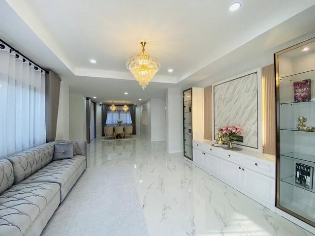 ขายบ้านเดี่ยว 2 ชั้น 64.4 ตรว. หมู่บ้าน อารีน่าการ์เดนท์ เสรีไทย3  Areena Garden Serithaiรีโนเวทใหม่ ซอยสวนสยาม 24 อมรพันธ์นคร 7 ใกล้แฟชั่นไอร์แลนด์*** ราคาขาย 6,800,000 บาทติดต่อ คุณช่อผกา โทร 0616198565 LINE 0616198565สำรอง LINE 0812523279 ส่งลิ้งก์ไว้ได้เลยรหัส# T26-467บ้านเดี่ยว 2 ชั้น หมู่บ้านอารีน่าการ์เดนท์ รีโนเวทใหม่ ซอยสวนสยาม 24 ใกล้แฟชั่นไอร์แลนด์- พื้นที่ 64.4 ตรว.- 3 ห้องนอน- 3 ห้องน้ำ- จอดรถในตัวบ้าน 2 คัน- เฟอร์นิ�