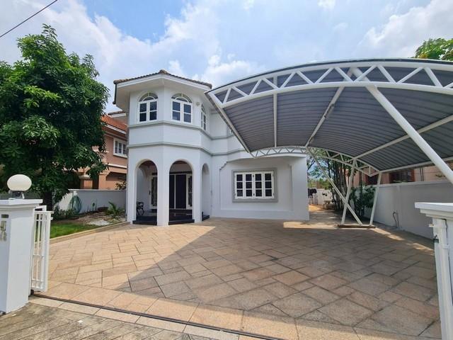 ให้เช่าบ้านเดี่ยว 2 ชั้น 86.8 ตรว. 5 ห้องนอน หมู่บ้านชวนชื่น ลาดพร้าว สุคนธสวัสดิ์ 34 ใกล้เลียบด่วน เกษตรนวมินทร์ติดต่อ:: ชยา โทร/ID Line:: 0942823961Link Line:: https://line.me/ti/p/3xFA1An8Kcรหัส# T26-493บ้านเดี่ยว 2 ชั้น หมู่บ้านชวนชื่น ลาดพร้าว สุคนธสวัสดิ์ 34 ใกล้เลียบด่วน เกษตรนวมินทร์• เนื้อที่ 86.8 ตารางวา• พื้นที่ใช้สอย 347 ตารางเมตร• 5 ห้องนอน• 3 ห้องน้ำ• 1 ห้องทำงาน 1 ห้องโถง• 1 ห้องแม่บ้าน + ห้องน้ำ (ด้านนอก)• 2 ห้�