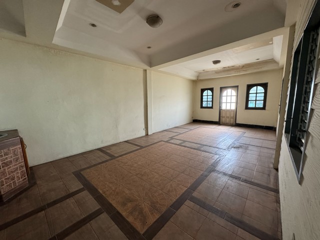 อาคารพาณิชย์ : พุทธมณฑล สาย 4 ตรงข้าม ตลาดศรีสวัสดิ์ ศาลายา ทำเลทองอาคารพาณิชย์ 2 คูหา ริมถนน พุทธมณฑลสาย 4 : ตรงข้าม ตลาดศรีสวัสดิ์ ทำเลทอง เหมาะกับการทำธุรกิจSาคาเพียง : 13,900,000.-Map https://maps.app.goo.gl/BAu9mMWKEa2wTvY47 รายละเอียดบ้าน :3 ห้องนอนใหญ่ 8 ห้องนอนเล็ก |  3 ห้องน้ำ  |  1 ห้องนั่งเล่น  |  1 ที่จอดรถ  ทิศวันออก : หน้าหัน 89° ขนาดพื้นที่ 48 ตรว. | 5 ชั้น ตกแต่งชั้นดาดฟ้ารหัสทรัพย์ :  S000007สถานที่ใกล้เคียง :-