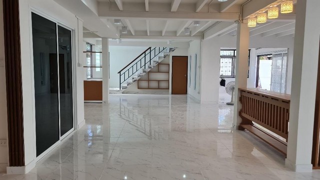 ให้เช่าบ้านเดี่ยว2ชั้น 92 ตร.ว.ย่านโชคชัย4 ลาดพร้าววังหิน เสนานิคม ใกล้เลียบด่วนเหมาะอยู่อาศัยและทำโฮมออฟฟิศ *** บ้านเปล่าไม่มีเฟอร์ ***ราคาเช่า 80,000 บาท / เดือน ( สัญญาขั้นต่ำ 1 ปี ประกัน 2 เดือน ล่วงหน้า 1 เดือน )ที่ตั้ง ถนนโชคชัย4 ซอยโชคชัย 4 แขวงลาดพร้าว เขตลาดพร้าว กรุงเทพมหานคร 10230ติดต่อ : คุณภัสพงณ์ 0634098164 , 0813987741Line : deedaa23เนื้อที่ 92 ตารางวา พื้นที่ใช้สอยประมาณ 250 ตารางเมตร จำนวน 