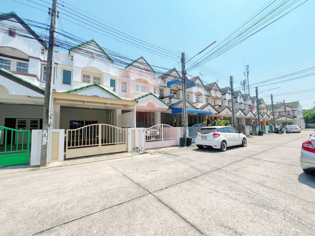 หมู่บ้านเพลินใจ 2 ทำเลใจกลางเมืองระยอง ผ่อนเพียงเดือนละ 5000 กว่าบาท - พื้นที่ 22 ตารางวา 3 ห้องนอน 2 ห้องน้ำ (ซอย A10 บ้านเลขที่ 31/486) ตกแต่งทำใหม่ทั้งหลัง - ใกล้ รร อัสสัมชัญ สนามกีฬากลางจังหวัด รพ.กรุงเทพระยอง สนนราคา 1.35 ล้าน เงินเดือน 13000 กู้ได้ วิ่งตามพิกัดนี้ถึงหน้าบ้าน https://maps.google.com/maps?q=12.691328,101.224036กู้ได้เต็ม 100% ดำเนินเรื่องสินเชื่อธนาคารให้ฟรี โดยไม่มีค่าใช้จ่ายใดๆ**ฟรีดาวน์ ไ�