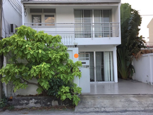 ให้เช่าบ้านแฝด 2ชั้น รีโนเวทใหม่ 36 ตรว.อยู่ถนนสุขุมวิท101/1 ซอย วชิรธรรมสิธิต35