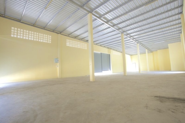 BST1066 ให้เช่าโกดัง คลังสินค้า ออฟฟิศ กาญจนาภิเษก ตลิ่งชัน ทวีวัฒนา กรุงเทพ พื้นที่ 450-1000 ตร.ม. เข้าออกสะดวก รถใหญ่ได้ติดต่อ Agent คุณบัว (Bua)Tel: 093-646-4597 LINE ID: Bua093ราคาเช่าเริ่มต้น 200 บาท/ตร.ม.ให้เช่าโกดัง คลังสินค้า และออฟฟิศ ทำเลถนนกาญจนาภิเษก โซนตลิ่งชัน ทวีวัฒนา กรุงเทพ ใกล้เมือง เดินทางสะดวก เหมาะสำหรับธุรกิจโลจิสติกส์ คลังสินค้า และศูนย์กระจายสินค้าทำเล: ถนนกาญจนาภิเษก สมา