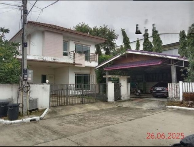   ขาย บ้านเดี่ยว/ทาวน์เฮ้าส์/คอนโด โครงการ  ขาย บ้านเดี่ยว อำเภอสามพราน นครปฐม   ตำบลหอมเกร็ด อำเภอสามพราน นครปฐม  ราคาโปรโมชั่น   4,500,000   บาท    ลดจาก   6,600,000    บาท ราคาโปรโมชั่นตั้งแต่วันที่  13 มีนาคม - 31 พฤษภาคม 2569  รายละเอียดทรัพย์ -  เนื้อที่ 0-0-93.4   ตารางวา   -  1 ที่จอดรถ  -  บ้านหันไปทางทิศ  ตะวันตกเฉียงใต้  พิกัดทรัพย์ :  https://maps.app.goo.gl/LcjUyrm4MyBsRkoT6  สถานที่ใกล้เคียง   -  เซ็นทรัล ศาลายา 3.9 km. -  7-Eleven -  โล�