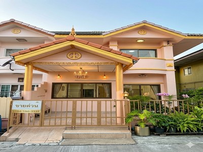 โอกาสทองมาถึงแล้าว ! ทาวน์เฮ้าส์หลังมุมพื้นที่กว้างเหมือนบ้านเดี่ยวทำเล กทม. บ้าน มณฑล 3 หนองแขม ใกล้ MRTสายสีน้ำเงิน เดินทางสะดวกสุดๆ.TPI-2993.ที่ตั้ง : แขวงหนองค้างพลู เขตหนองแขม กรุงเทพมหานคร 10160https://maps.app.goo.gl/MFfgy3XcwYuqkBzW8.รายละเอียดบ้าน:- ทาวน์เฮ้าส์ 2 ชั้น   หลังมุม   ให้ความเป็นส่วนตัว พื้นที่ใช้สอยเยอะ- เนื้อที่ 22.6 ตร.ว. | 3 ห้องนอน | 2 ห้องน้ำ- พื้นที่ใช้สอย 120 ตร.ม- ตัวบ้านโปร่งสบาย .ท