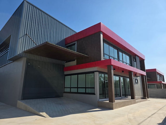 BST1079 ขายหรือให้เช่าโรงงานใหม่ ศาลายา บางเลน พร้อมโกดัง 600 ตร.ม. ใบ รง. พร้อม โซล่าเซลล์ฟรี(โปรโมชั่นพิเศษ รับหน้าร้อน)ติดต่อ Agent คุณบัว (Bua)Tel: 093-646-4597 LINE ID: Bua093ราคาขายเริ่มต้น 14 ล้านบาทต้นราคาเช่า 85,000 บาทต่อเดือนประเภท โรงงาน โกดัง คลังสินค้าที่ตั้ง ศาลายา บางเลน นครปฐมขนาดพื้นที่ที่ดิน 1 ไร่โกดัง 600 ตารางเมตรสำนักงาน 150 ตารางเมตรพื้นที่จอดรถส่วนตัวจุดเด่นโรงงานใหม่พร้อมใช้