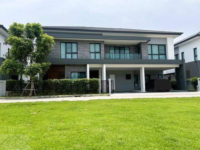 ให้เช่าบ้านเดี่ยว 2 ชั้น 5 ห้องนอน เดอะ ซิตี้ บางนา The City Bangna ตกแต่งครบ ติดเมกกะบางนา*** ราคาเช่า 200,000 บาท/เดือน   ติดต่อ::  ชยา โทร/ID Line:: 0942823961   Link Line:: https://line.me/ti/p/3xFA1An8Kcรหัส # T26-505บ้านเดี่ยว 2 ชั้น เดอะ ซิตี้ บางนา The City Bangna ตกแต่งครบ ติดเมกกะบางนา• Type: Godiva (FULLY FURNISHED)• พื้นที่ใช้สอย 416 ตารางเมตร • 5 ห้องนอน• 6 ห้องน้ำ • 2 ห้องนั่งเล่น • 1 ห้องแม่บ้าน พร้อมห้องน้ำ• 4 ที่จอดรถในร่ม• แอร์ครบ 9 ตัว รวมห้องแม่บ้าน•