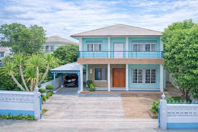 ถ.นวมินทร์38-44 ช็อกโกแลตวิลล์ 900 ม. บ้านเดี่ยว ฟังก์ชัน 3นอน 2น้ำ ใกล้ตลาดอินทรารักษ์ 1 กม. 96 ตร.ว. 290 ตร.ม. บ้านเดี่ยว 2 ชั้น 17,999 B-M. เหมาะอยู่อาศัย หรือทำโกดัง ทำเลนวมินทร์  เข้าออกสะดวก เชื่อมต่อถนนหลัก ใกล้แหล่งชุมชน  และสิ่งอำนวยความสะดวกครบ ถ.ประเสริฐมนูกิจ เกษตร นวมินทร์ เลียบด่วนรามอินทรา  พื้นที่กว้างNawamin Rd. 38-44 Chocolate Ville 900m. Detached house 3bed 2bath near Intrarak Market 1km. 96sq.wa. 290sq.m. 2-story house spacious area 17,999B-M suitable for residence or warehou