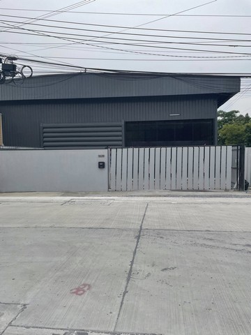 RKJ383ให้เช่าโกดัง ย่านสะพานสูง พื้นที่ใช้สอย 560 ตร.ม.มีออฟฟิศ และ บ้านพักพนักงาน   ใกล้สุวรรณภูมิและนิคมลาดกระบัง   กรุงเทพกรีฑาตัดใหม่ติดต่อAgent : คุณเจี๊ยบ092-851-6969ID Line :keti2522ราคาค่าเช่า.  70,000 /เดือน  ประกัน. 2 เดือน ล่วงหน้า 1 เดือน สัญญา.  1-3 ปีที่ตั้ง. ซอยกาญจนาภิเษก 25 แขวงทับช้าง เขตสะพานสูง. กรุงเทพฯ 10240พื้นที่รวม 560 ตรม.พื้นที่ขนาด  18x24 รวม. 432 ตรม.พื้นที่ด้านหน้าโกดัง ขนาด 12x6 รวม  72 ตรม. 