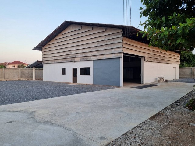 RK0923 ให้เช่าโกดัง 400 ตารางเมตร บนที่ดิน 1 ไร่ ถนนด้านหน้า10 มตร  อนามัยงามเจริญโกดัง  แขวงท่าข้าม เขตบางขุนเทียน ที่ตั้ง  ซอย อนามัยงามเจริญ แขวงท่าข้าม เขตบางขุนเทียน กรุงเทพมหานคร 10150โกดังขนาด 400 ตรม 20*20 เมตรบนพื้นที่ใช้สอย1ไร่ มีรั้วรอบใกล้ราน 7-11 ใกล้เซนทรัล พระราม2ราคาเช่า 70,000/ เดือนมัดจำ 3 ล่วงหน้า 1Warehouse, Tha Kham Subdistrict, Bang Khun Thian DistrictLocation: Soi Anamai Ngam Charoen, Tha Kham Subdistrict, Bang Khun Thian District, Bangkok 10150Warehouse size: 400 sq m (20x20 meters