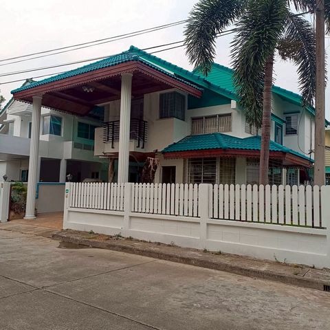 ให้เช่า 28,000 บาท/เดือน #บ้านนันทิมา #สันผักหวาน #หางดง บ้าน 2 ชั้น ทำเลทอง #ใกล้นานาชาติหลายแห่ง บรรยากาศเงียบสงบ เดินทางสะดวก เหมาะสำหรับครอบครัวและชาวต่างชาติรายละเอียดตัวบ้าน• 3 ห้องนอน• 3 ห้องน้ำ• ห้องนั่งเล่น• ห้องครัว• ที่จอดรถเครื่องใช้ไฟฟ้า• แอร์• เครื่องทำน้ำอุ่น 2 เครื่อง• ตู้เย็น• ทีวี• ไมโครเวฟค่าเช่า 28,000 บาท/เดือน (รวมค่าส่วนกลางแล้ว)สิ่งอำนวยความสะ�