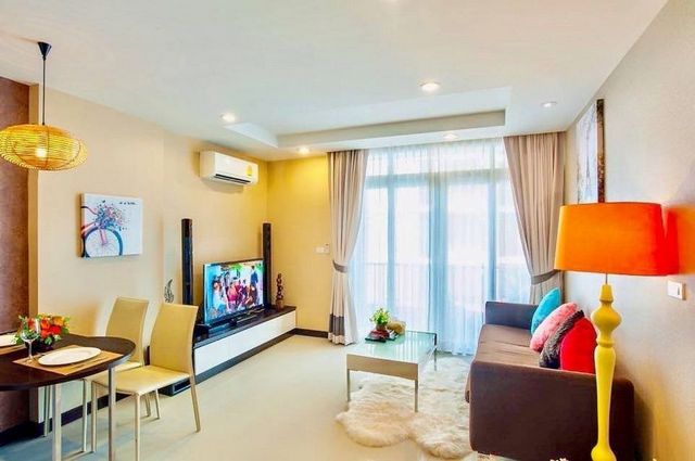 The #Unique Condo @Nimman ให้เช่า 24,000 บาท/เดือน 62 ตรม. ห้องขนาดใหญ่ ตกแต่งสวย #เฟอร์นิเจอร์ครบ #หิ้วกระเป๋าพร้อมเข้าอยู่ได้เลย ใกล้ #มช. #เมญ่าชั้น 3ขนาดห้อง 62 ตร.เมตร1 ห้องนอน 1 ห้องน้ำ1 ห้องโถงเฟอร์ครบมีkey cardเข้า-ออกคอนโดมีสระว่ายน้ำฟิตเนสห้องสตรีม(แยกชาย-หญิง)ให้เช่าเดือนละ 24,000 บาท