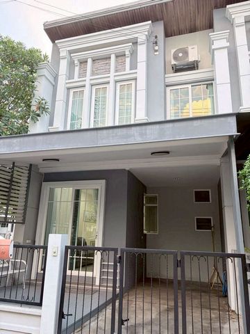 ให้เช่า 21,000 บาท/เดือน #GoldenTown #รวมโชค ทาวน์โฮม 2 ชั้น #ห้องมุม ทำเลทอง #เฟอร์นิเจอร์ครบ พร้อมอยู่ ใกล้สระเพียงไม่กี่ก้าว! เงียบสงบ ปลอดภัย บรรยากาศดี เหมาะทั้งอยู่อาศัยและทำงานระยะยาวรายละเอียดตัวบ้าน• 3 ห้องนอน• 2 ห้องน้ำ (แยกโซนอาบน้ำ + ฉากกระจก)• 1 ห้องอเนกประสงค์ (โฮมออฟฟิศ / เก็บของ)• 1 ห้องนั่งเล่นขนาดใหญ่• 1 ห้องครัว• แอร์ครบทุกห้อง (รวม 5 เครื่อง)เฟอร์นิเจอร์ & เคร�