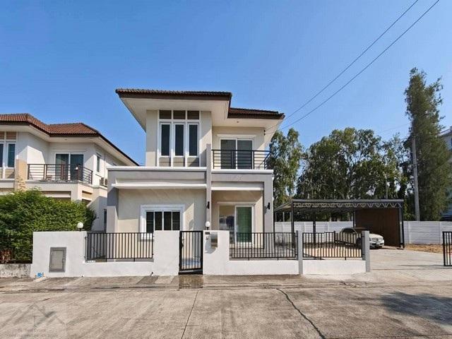  ขายบ้านเดี่ยว 2 ชั้น 175 ตรว. บ้านราชพฤกษ์ รามคำแหง-สุวินทวงศ์ พื้นที่ใหญ่สุดในโครงการ หลังมุม เป็นส่วนตัวติดต่อ:: ชยา โทร/ID Line:: 0942823961Link Line:: https://line.me/ti/p/3xFA1An8Kcรหัส # T26-506บ้านเดี่ยว 2 ชั้น หมู่บ้านราชพฤกษ์ (รามคำแหง- สุวินทวงศ์)• พื้นที่ใหญ่สุดในโครงการ หลังมุม เป็นส่วนตัว• ที่ดินขนาด 175 ตร.ว. (ใหญ่สุดในโครงการ)• พื้นที่ใช้สอยประมาณ 200+ ตารางเมตร• 3 ห้องนอน• 3 ห้องน้ำ• จอดรถในบ้านได้ถึ�