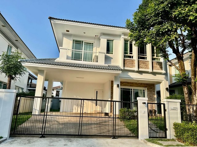 RHT2568ให้เช่าบ้านเดี่ยวหมู่บ้านมัณฑนา อ่อนนุช - วงแหวน 3 เลี้ยงสัตว์ และจดทะเบียนออฟฟิศได้เนื้อที่52 ตร.ว.  พื้นที่ ใช้สอย 160 ตรม. 4ห้องนอน 3ห้องน้ำ ที่จอดรถ 2 คันสนใจติดต่อเจี๊ยบ 092-851-6969Line: Keti2522* ยินดีรับต่างชาติ Foreigner welcome*** ยินดีรับสัตว์เลี้ยง Pet allowed*** ยินดีให้จดทะเบียนบริษัทหรือทำเป็น Home office ได้ (ไม่รวมภาษี…)**ราคาเช่า 50,000/เดือนถ. กาญจนาภิเษก แขวงดอกไม้ เขตประเวศ กรุงเทพมหานคร 10250รับ�