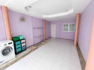 ทาวน์โฮมทำเลดี ซ.สวนสยาม 1 เข้าออกสะดวก ทำเลดี ใกล้แหล่งชุมชน ร้านค้า ตลาด และเดินทางเข้า-ออกได้หลายเส้นทาง เหมาะทั้งอยู่อาศัยเองหรือปล่อยเช่าในทำเลสวนสยาม .TPI-3005.ทาวน์โฮม 2 ชั้น  ซอยสวนสยาม1- ขนาดห้อง 20.0 ตร.ม. - 3 ห้องนอน 2 ห้องน้ำ แยกโซนครัวกับโซนห้องรับแขกและห้องนอน- โอกาสสุดท้าย! ทาวน์โฮมทำเลดี ใกล้สวนสยาม .ที่อยู่ซอยสวนสยาม1 แขวงคันนายาว เขตคันนายาว กทม 10230.รายละ�