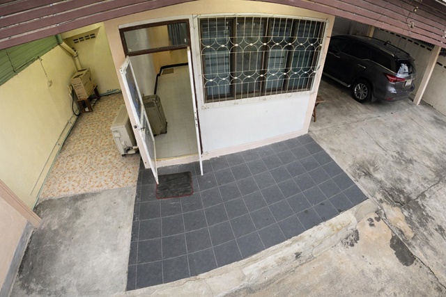 ราชภัฏบ้านสมเด็จ 100 ตรม.  ให้เช่าบ้านเดี่ยว 25ตรว. 1นอน ICONSIAM 2กม. MRT อิสรภาพ 11-15   1น้ำ 9,999B-M BigC 200ม.Ban Somdej Rajabhat University, 100 sq m. Detached house for rent, 25 sq wah, 1 bedroom, 1 bathroom, 9,999 THB. BigC 200m. ICONSIAM 2km, MRT Isaraphap 11-15, ถนน อิสรภาพ 11-15 แขวง หิรัญรูจี เขตธนบุรี กรุงเทพมหานคร 10600 25 ตรว. 100 ตรม.1ห้องนอน1ห้องน้ำพร้อมสวน- มาพร้อมเฟอร์นิเจอร์ ครบ มีแอร์ในตัว - อยู่ใกล้แหล่งอำนวยความสะดวกติด BigC  จอดรถยนต์ได้ 2 คัน- มีพื้นที่หน้าบ้านสถานที่ใกล้เคียง สระว่