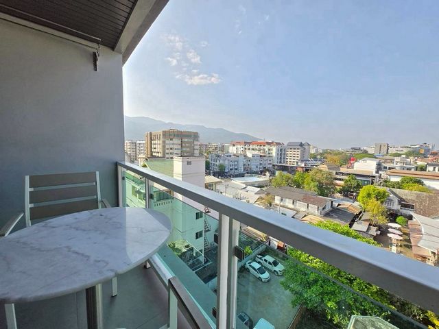 ให้เช่า 35,000 บาท/เดือน 70 ตรม. #รวีวารี คอนโดหรู #โซนนิมมาน ใกล้ทุกไลฟ์สไตล์! อยู่เองก็ดี ลงทุนก็ปัง ใจกลางเชียงใหม่รายละเอียดห้องชั้น 8ขนาด 70 ตร.ม.ห้องกว้าง อยู่สบาย แบ่งสัดส่วนลงตัวสิ่งอำนวยความสะดวกโครงการสระว่ายน้ำฟิตเนสระบบรักษาความปลอดภัย 24 ชม.กล้อง CCTVที่จอดรถทำเลศักยภาพ ใจกลางเมืองเชียงใหม่สถานที่ใกล้เคียงนิมมานเหมินทร์เมญ่า ไลฟ์สไตล์ ช้อปปิ้งเซ็นเต�