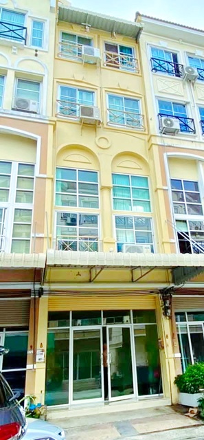 แม็คโคร เพชรเกษม 300ม.  บิ๊กซี เพชรเกษม 300ม. หลักสอง  อาคารพาณิชย์ 4.5ชั้น 3นอน 4น้ำ ใกล้รร.เทคนิคธนบุรี 400 ม.ทำเลเพชรเกษม16 ตร.ว. 270 ตร.ม. 15,999B-M. เหมาะค้าขาย หรืออยู่อาศัย ฟังก์ชันครบ ทำเลศักยภาพ ใกล้รพ.บุญญาเวช 400 ม.ตลาด และแหล่งชุมชน เข้า-ออกสะดวก เชื่อมต่อถนนหลักหลายเส้นทางMakro Phetkasem 300m. BigC Phetkasem 300m. 4.5 story commercial building with 3bed 4bath 400m. from Thonburi Technical School located on Phetkasem Road 16sq.wa. 270sq.m. 15,999 THB per month Suitable for business or residential use Fully functional prime location near Boonyavej Hospita