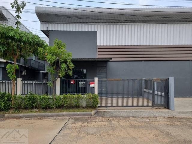 ขาย ให้เช่า โรงงาน พร้อมออฟฟิศ 2 ชั้น บนที่ดิน 260 ตรว. ซอยคิงคอง ถนนเทพารักษ์ บางเพรียง บางบ่อ จังหวัดสมุทรปราการ*** ราคาเช่า 85,000 บาท/เดือน*** ราคาขาย 16,000,000 บาทติดต่อ คุณช่อผกา โทร 0616198565 LINE 0616198565สำรอง LINE 0812523279 ส่งลิ้งก์ไว้ได้รหัส# T26-542โรงงานพร้อมออฟฟิศ 2 ชั้น ซอยคิงคอง ถนนเทพารักษ์ สมุทรปราการ• เนื้อที่ 260 ตรว.• พื้นที่ภายในโรงงานประมาณ 450 ตรม.• ออฟฟิศ 2 ชั้น ประมาณ 216 ตรม.• ที่ว่างด้า�