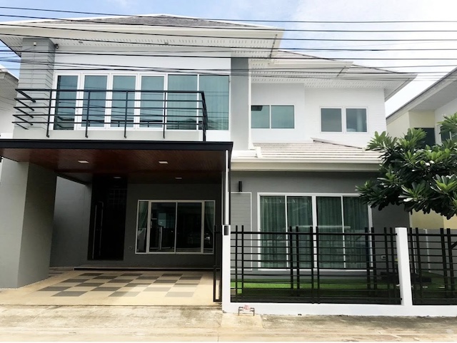 BH4001 ให้เช่าบ้านเดี่ยว 2 ชั้น หมู่บ้านรัชชา 5 ราชพฤกษ์ กาญจนาภิเษก บ้านหรู พร้อมอยู่ ใกล้พระราม 5ติดต่อ Agent คุณบัว (Bua)Tel: 093-646-4597 LINE ID: Bua093ราคาเช่า 38000 บาทต่อเดือนรายละเอียดให้เช่าบ้านเดี่ยว 2 ชั้น โครงการหมู่บ้านรัชชา 5 ทำเลศักยภาพ เข้าออกได้ทั้งถนนราชพฤกษ์ และกาญจนาภิเษก ใกล้โซนพระราม 5 และบางใหญ่ เดินทางสะดวก เหมาะสำหรับครอบครัวที่ต้องการบ้านกว้างขวาง บรรยากาศเงียบสง�