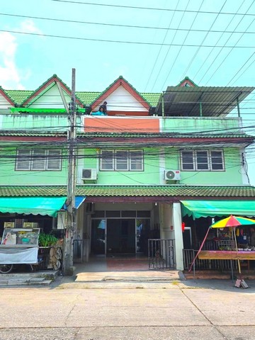 #ให้เช่าอาคารพาณิชย์นาป่าเมืองชลบุรี#อาคารพาณิชย์ 3 ชั้น หมู่บ้านอีสเทิร์นนาป่า????ตกแต่งรีโนเวทใหม่พร้อมเฟอร์นิเจอร์????ตำบลนาป่า อำเภอเมืองชลบุรี????เนื้อที่ 24.3 ตารางวา????4 ห้องนอน????5 ห้องน้ำ????1 ห้องโถง????ด้านหน้าจอดรถได้ 1 คัน ด้านหลังจอดรถได้ 1-2 คัน????1ห้องครัว????แอร์ 5 ตัว????ให้เช่าเดือนละ 30,000 บาท      ✓ประกัน 2 เดือน      ✓ล่วงหน้า 1 เดือน      (สามารถเปิดบริษัทได้)____________________________สนใจต�