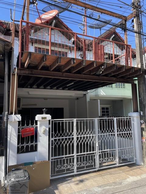 ให้เช่าทาวน์เฮ้าส์ 2 ชั้น ซอยบางนาตราด 56 ใกล้เซ็นทรัลบางนา เฟอร์นิเจอร์ครบพร้อมอยู่ราคาเช่า 20,000 บาท / เดือนที่ตั้ง ถนนบางนา-ตราด ซอยบางนา-ตราด 56 แขวงบางนา เขตบางนา กรุงเทพมหานคร 10260ติดต่อ : คุณภัสพงณ์ 0634098164Line : deedee23https://www.facebook.com/profile.php?id=61581484955548เนื้อที่ 18 ตารางวา จำนวน 2 ชั้น 2 ห้องนอน 2 ห้องน้ำ 1 ห้องอเนกประสงค์มีแอร์ 3 เครื่อง Fully furnished เฟอร์นิเจอร์ครบ ตกแต่งสวย น่าอยู่ บรรยากาศอบอุ่นส�