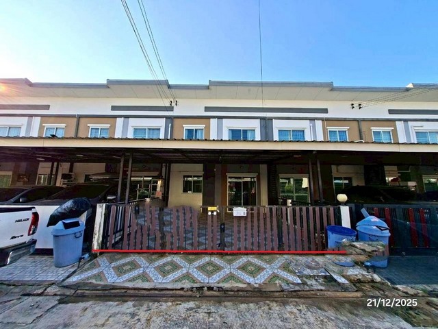   ขาย บ้านเดี่ยว/ทาวน์เฮ้าส์/คอนโด โครงการ  ไลโอ บลิสซ์ รังสิต-คลองหลวง ปทุมธานี  ถนน/ซอย เลียบคลองสอง ตำบล คลองสอง อำเภอ คลองหลวง จังหวัด ปทุมธานี  ราคาโปรโมชั่น  1,921,000    บาท    ลดจาก   2,450,000   บาท ราคาโปรโมชั่นตั้งแต่วันที่ 1 เมษายน 2569 – 30 มิถุนายน 2569  รายละเอียดทรัพย์ -  เนื้อที่ 21.40 ตร.ว.  พื้นที่ใช้สอย 125.40 ตร.ม. -  3 ห้องนอน 2 ห้องน้ำ  -  1 ที่จอดรถ  -  บ้านหันไปทางทิศ เหนือ  พิกัดทรัพย์ : https://map