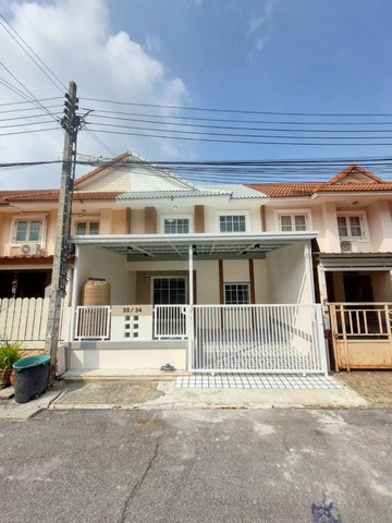 บ้านขนาด 4 ห้องนอน 2 ห้องน้ำ..ใกล้รถไฟฟ้าสถานีคลองบางไผ่-บางใหญ่-ใกล้เซ็นทรัลเวสเกตหมู่บ้านพฤกษา 21 คลองถนน-บางใหญ่-ทาวน์เฮ้าส์ 2 ชั้น ขนาด 4 ห้องนอน 2 ห้องน้ำ-เนื้อที่ 19.5 ตร.ว. ซ.4/9 เลขที่ 30/34-จอดรถได้ 1 คัน หน้ากว้าง 6 เมตร มี รปภ. 24 ชม.แถมฟรี-ปั๊มน้ำ+แทงค์น้ำ-เตาแก๊ส+เครื่องดูดควัน Teka-โซฟาอินเด็กซ์+โต๊ะกลาง-โต๊ะวางทีวี+โต๊ะอาหารเก้าอี้ 4 ที่นั่งราคา 2,090,000บาท (ฟรีโอน)แผนที่หน้า�