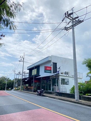 4 ห้องนอน 4 ห้องน้ำ - ทาวน์เฮาส์ถนน หมื่นเงิน, ป่าตอง, กะทู้, ภูเก็ต 83150, ประเทศไทยCommercial building for sale with tenants on the main road, Sai Trang Beach, Patong Subdistrict, Phuket Province. Selling for 12 million. Interested parties can contact for more details at 0933769025.ขายอาคารพาณิชย์ พร้อมคนเช่าติดถนนเส้นหลัก หาดไตรตรัง ต.ป่าตอง จ.ภูเก็ต ขายในราคา12ล้าน สนใจติดต่อขอรายละเอียดเพิ่มเติมได้ที่0933769025