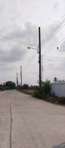 ขายโรงงานขนาดเล็ก พร้อมที่ดินผังสีม่วงมีประปา ไฟฟ้าสามเฟส พร้อมใช้ถนนกว้าง รถใหญ่สวนกันสะดวกขายราคา 15 ล้านบาทค่าโอนกรรมสิทธิ ผู้ขายออกให้ทั้งหมด**สนใจดูสถานที่จริง รบกวนนัดล่วงหน้าอย่างน้อย 1 วันค่ะ** ติดต่อ ภญ.เทเรซา สิทธิพล (คุณมด) โทร (ไลน์). 081-3305497, โทร.(ไลน์) 061-5765520 เรียนจบธุรกิจที่ดินจาก ม.ธรรมศาสตร์ รู้กฎหมายที่ดินเป็นอย่างดี รับเหมาถมดิน รับจำนอง ขายฝากช่�