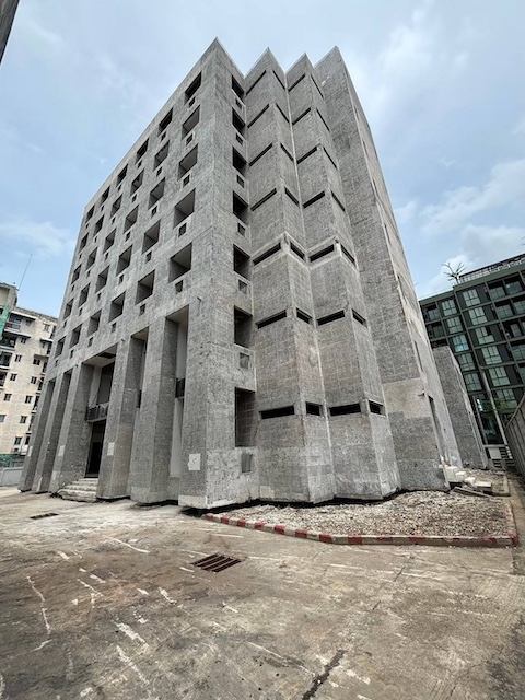 BST1076 ขายหรือให้เช่าอาคารพาณิชย์ 7 ชั้น พร้อมโกดัง สุภาพงษ์ 3 ประเวศ ใกล้ซีคอนสแควร์ และรถไฟฟ้าสายสีเหลือง ทำเลศักยภาพติดต่อ Agent คุณบัว (Bua)Tel: 093-646-4597 LINE ID: Bua093ขาย 125 ล้านบาทเช่า 1500000 บาทต่อเดือนรายละเอียดทรัพย์ขายหรือให้เช่าอาคารพาณิชย์ขนาดใหญ่ 7 ชั้น พร้อมโกดัง ทำเลซอยสุภาพงษ์ 3 เขตประเวศ กรุงเทพฯ ใกล้ศรีนครินทร์ ซีคอนสแควร์ และรถไฟฟ้าสายสีเหลือง เหมาะสำหรับนักลงทุนหร�