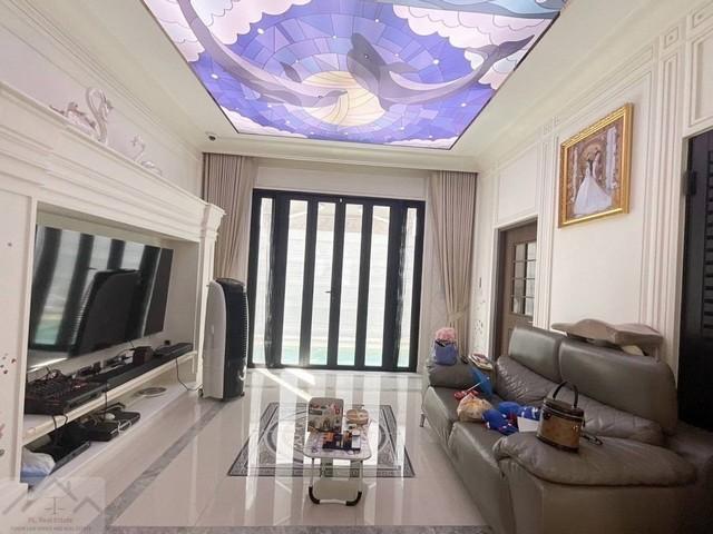 ขาย คฤหาสน์หรู 2 ชั้น โครงการ THE PALAZZO เดอะ พาลาซโซ่ ปิ่นเกล้า ทำเลดี ติดถนนบรมราชชนนี ใกล้ทางด่วน+ราชพฤกษ์ ตกแต่งพร้อมอยู่*** ราคาขาย 31,900,000 บาท (จาก 43.9 ลบ )ติดต่อ คุณช่อผกา โทร 0616198565 LINE 0616198565สำรอง LINE 0812523279 ส่งลิ้งก์ไว้ได้เลยรหัส# T26-539คฤหาสน์หรู 2 ชั้น THE PALAZZO ปิ่นเกล้า ติดถนนบรมราชชนนี ใกล้ทางด่วน+ราชพฤกษ์ ตกแต่งพร้อมอยู่• ตั้งอยู่บนที่ดิน 115.6 ตารางวา• พื้นที่ใช้สอย 403 ตารางเมตร• 4 ห้อ�