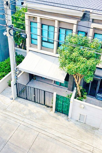 เมกาบางนา 900 ม. และอิเกีย บางนา ทาวน์โฮมหลังมุม  สไตล์โมเดิร์น ฟังก์ชันลงตัว 3 นอน สุขุมวิท-บางนา ใกล้2 น้ำ บ้าน 2 ชั้น 19ตร.ว. 220 ตร.ม. 23,998B-M. ทำเลบางแก้ว เงียบสงบ เป็นส่วนตัวสูง เดินทางสะดวก เหมาะอยู่อาศัย โฮมออฟฟิศ  พลีโน่ พร้อมเฟอร์ฯ และเครื่องใช้ไฟฟ้าครบ ใกล้รร.นานาชาติคอนคอร์เดียน 900 ม.ตลาด สนามกอล์ฟ และรถไฟฟ้า ถ.บางนา-ตราดnear Mega Bangna 900 m. and IKEA Bangna 3 bed 2 bath 2 story house 19sq.wa. 220 sq.m. Sukhumvit-Bangna  Corner townhome modern