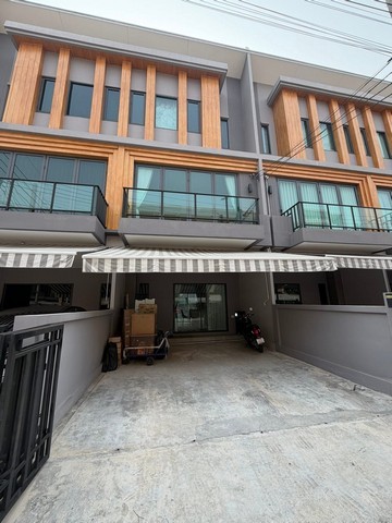 RTJ2231ให้เช่าทาวโฮม3.5ชั้น รับต่างชาติ เลี้ยงสัตว์ได้ โซน พัฒนาการ อ่อนนุช และพระราม 9  โครงการไอเจนท์ พระราม9เนื้อที่ประมาณ20 ตร.ว. พื้นที่ใช้สอย 192 ตรม.4ห้องนอน 4ห้องน้ำ 2 ที่จอดรถสนใจติดต่อคุณเจี๊ยบ 092-851-6969Line:keti2522**รับลูกค้าอินเดีย ****รับชาวจีน ****รับสัตว์เลี้ยง**ราคา เช่า 50,000 / เดือนที่ตั้งโครงการ :ถ.เฉลิมพระเกียรติ ร.9 แขวงประเวศ เขตประเวศ กรุงเทพมหานคร-เฟอร์นิเจอร์ครบพร้อมอ�