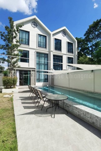 ให้เช่า 50,000 บาท/เดือน #โซนป่าแดด บ้าน 3 ชั้น #สไตล์อังกฤษ #วิวดอยสุเทพ #น้ำไม่ท่วม ที่ให้บ้านมอบความสุข ให้กับสมาชิกทุกวัยในครอบครัว #ขายต่ำกว่าราคาประเมิน #รับปรึกษาฟรีบริการยื่นสินเชื่อธนาคารเนื้อที่ 48.9 ตรว.พื้นที่ใช้สอย 200 ตรม.4 ห้องนอน 4 ห้องน้ำโถงรับแขกสูง ให้ความรู้สึกโอ่โถงห้องทำงาน1 ห้องเอนกประสงค์สระว่ายน้ำส่วนตัว ระบบน้ำเกลือ3 ที่จอดรถ ค่าเช่า50,000 บาท ร�