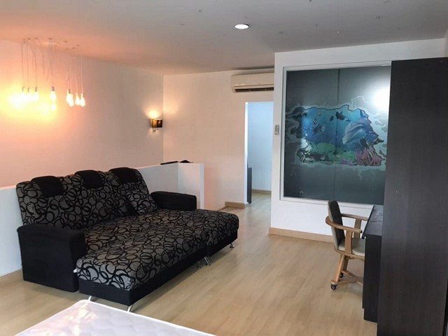 P665 ให้เช่าโครงการ อารียา เดลี่ เกษตร-นวมินทร์  AREEYA DAILY KASET-NAWAMINTR ถนนลาดปลาเค้า ใกล้วัดลาดปลาเค้า เหมาะพักอาศัยราคาเช่า 25,000 บาท/เดือน ฟรีค่าส่วนกลาง -จดทะเบียนบริษัทได้ -อนุญาตให้เลี้ยงสัตว์ได้ (เช่น สุนัข,แมว,นก,สัตว์เล็ก) -เข้าอยู่จ่าย ประกัน 2 เดือน ล่วงหน้า 1 เดือน สัญญาขั้นต่ำ 1 ปี ติดต่อ คุณช่อผกา โทร 0616198565 LINE 0616198565สำรอง LINE 0812523279 ส่งลิ้งก์ไว้ได้เลย-ให้เช่าทาวน์โฮม 3 ชั้น โครงก�