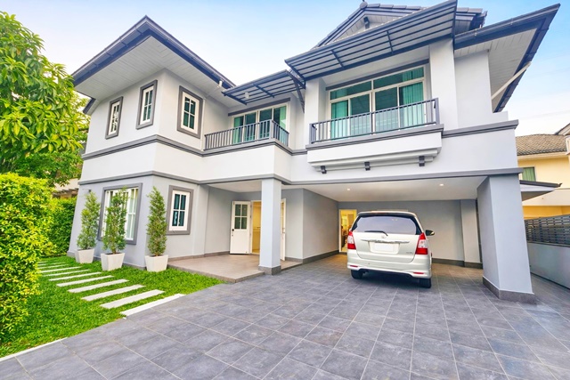 Perfect รามคำแหง164 2ชั้น ถูกสุดในหมู่บ้าน 4-5นอน คฤหาสน์ ใกล้ รร.นานาชาติ RIS 499ม. เดินถึง เหมาะกับอาจารย์ นักเรียน    5น้ำ  กว้างขวาง 75ตร.ว. 288ตร.ม. 62,999-64,998B-M. ขาย 11.9 ลบ.โครงการคุณภาพ  ทำเลรามคำแหง เดินทางสะดวก ฟังก์ชันลงตัว เหมาะอยู่อาศัย ตลาดมีนบุรี 1.5 กม. สถานพยาบาล ถ.รามคำแหง The cheapest in the Perfect Ramkhamhaeng 164 village! ideal for teachers and students. 4-5 bedroom mansion near RIS International School (499m walk),  2-story detached house, 4-5 bedrooms, 5 bathrooms, spacious 75 sq.wah (288 sq.m). Price: 62,999-64,998 THB/month. Selling price: 11.9 million THB. Qu