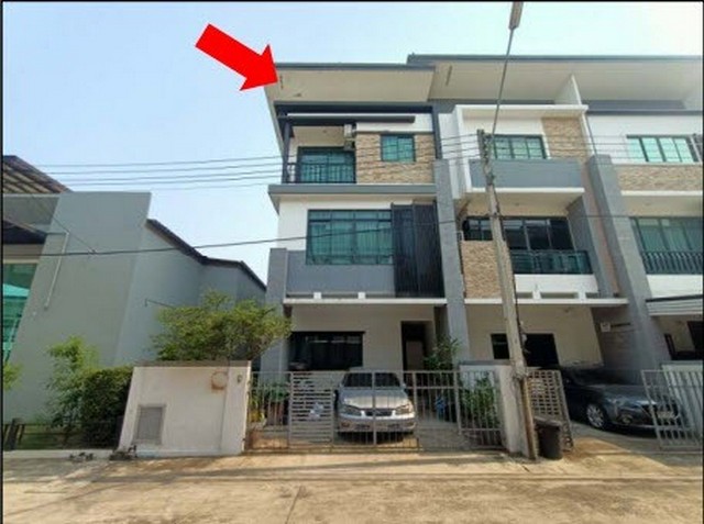   ขาย บ้านเดี่ยว/ทาวน์เฮ้าส์/คอนโด โครงการ ขาย ทาวน์เฮ้าส์ อำเภอเมืองปทุมธานี ปทุมธานี  ตำบลบางพูน อำเภอเมืองปทุมธานี ปทุมธานี  ราคาโปรโมชั่น  3,183,000    บาท    ลดจาก  4,290,000     บาท ราคาโปรโมชั่นตั้งแต่วันที่  13 มีนาคม - 31 พฤษภาคม 2569  รายละเอียดทรัพย์ -  เนื้อที่ 0-0-30 ตารางวา   -  1 ที่จอดรถ  -  บ้านหันไปทางทิศ เหนือ  พิกัดทรัพย์ : https://maps.app.goo.gl/ZKuLRLTjpUyqt9Xt8  สถานที่ใกล้เคียง   -  โรงพยาบาลปทุมเวช 4.8 km.  -  โล