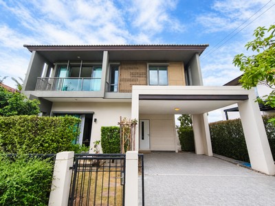 ให้ทุกวันคือวันพักผ่อน ในบ้านคุณภาพจากแสนสิริ  บ้านเดี่ยวดีไซน์ลงตัว ในโครงการ ฮาบิเทีย ออร์บิต หทัยราษฎร์ .TPI-3028.บ้านเดี่ยว 2 ชั้น  Habitia Orbit Hathairat : ฮาบิเทีย ออร์บิต หทัยราษฎร์ - ขนาดห้อง 73.4 ตร.ว. - 3 ห้องนอน 2 ห้องน้ำ แยกโซนครัว โซนห้องนั่งเล่น และห้องนอน - มีพื้นที่ด้านข้าง ต่อเติมห้องด้านข้าง- บ้านเดี่ยวอบอุ่น พื้นที่กว้าง ใช้ชีวิตได้เต็มที่ในทุกวัน .ที่อยู่ถ. หทัยราษฎร