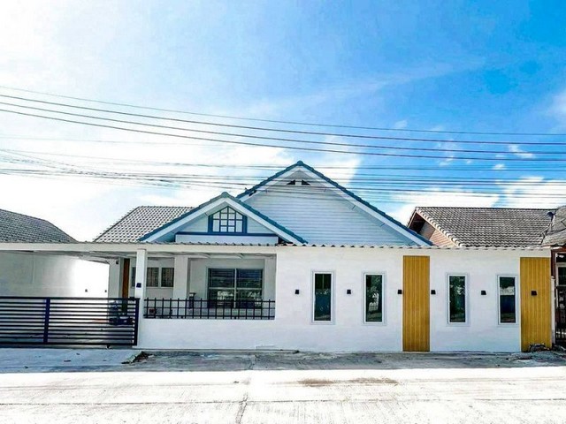 TEL:088-559 5199 คุณเอLine:https://line.me/ti/p/C0eGe0whLXโปรแรงสุดคุ้ม บ้านสวยอยู่แล้วรวย!!บ้านเดี่ยว รีโนเวททั้งหลัง ม.ลัดดารมย์ ศรีราชาขายเพียง 3.09 ล้านบาทฟรีโอนภายใน พฤษภาคม 2569 บ้านเดี่ยว 50 ตร.ว.3 ห้องนอน 3 ห้องน้ำ ทำเลดี หน้า ม.มี 7-11  Amazon - ใกล้โฮมโปร   / J-Park / ปิ่นทอง  / มอเตอร์เวย์สาย7 / ตลาดสุรศักดิ์ / เทศบาลสุรศักดิ์ เข้าออกสดวกทำเลดีสุดๆของแถม- โซฟา- ชั้นวางทีวี- โต๊ะทานข้าว- เตา+ที่ดูดควัน- ชุดโต๊ะ ตู้