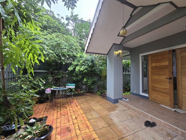 ให้เช่า บ้านเดี่ยว2ชั้น  รีโนเวทใหม่ 44ตรว.ซอยคู้บอน ใกล้ห้างแฟชั่นไอส์แลนด์•3ห้องนอน •2ห้องน้ำ 1ห้องรับแขก  1ห้องครัว•แอร์3ตัว เครื่องทำน้ำอุ่น2เครื่อง+เฟอร์นิเจอร์ครบ •จอดรถ1คันที่ตั้ง:ซอยคู้บอน27  แขวง ท่าแร้ง  เขตบางเขน  กรุงเทพมหานคร 10220 ปากซอยมีรถไฟฟ้าสถานีคู้บอน •ใกล้ห้างแฟชั่นไอส์แลนด์  •รพ.สินแพทย์ ,บิ๊กซี มาร์เก็ต หทัยราษฎร์,โลตัส เอ็กเพรส ซาฟารีเวิลด์,ต