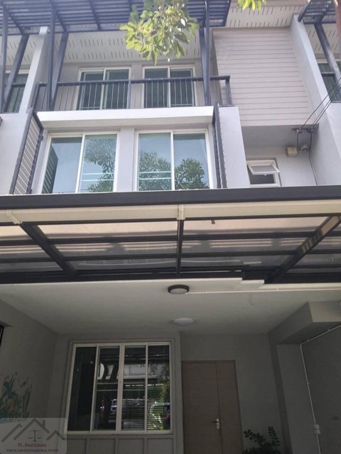 ให้เช่าทาวน์โฮม 3 ชั้น 3 ห้องนอน อารียา เดลี่ เกษตร-นวมินทร์ ถนนลาดปลาเค้า พร้อมเฟอร์นิเจอร์ครบ *** ราคาเช่า 25,000 บาท/เดือน  ติดต่อ:: ชยา โทร/ID Line:: 0942823961   Link Line:: https://line.me/ti/p/3xFA1An8Kcรหัส# T26-597ทาวน์โฮม 3 ชั้น อารียา เดลี่ เกษตร-นวมินทร์ ถนนลาดปลาเค้า พร้อมเฟอร์นิเจอร์ครบ• ขนาดที่ดิน 17.4 ตร.ว• 3 ห้องนอน• 4 ห้องน้ำ พร้อมอ่าง 1 ห้อง • 1 ห้องรับแขก / 1 ห้องทำงาน / 1 ห้องครัว Built-in• เครื่องทำน้ำอุ่น 3 เครื่อง 