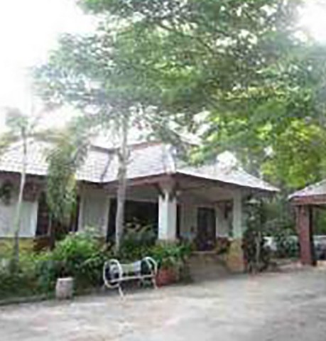  Code ID : PKT-62EE010201258  ราคา  5,178,000     บาท (ราคาต่อรองได้)  - เนื้อที่ 2 งาน  - 4 ห้องนอน 2 ห้องน้ำ  - 1 ที่จอดรถ   บ้านหันไปทางทิศ ตะวันออกเฉียงเหนือ   พิกัดทรัพย์ : https://maps.app.goo.gl/2Wa22q92KSbYF3pX9  สถานที่ใกล้เคียง   - ใกล้บ้านพัก หมิว & อาท    - ใกล้ Banchangkarnchanakulwittaya School  - ใกล้ร้าน B&Pเซฟตี้ช๊อป     สอบถามเพิ่มเติม / นัดชม โทร. 097-419-5982(พลอย) โทร. 096-932-4624(ออมสิน) Line : @panaya (มี@ด้านหน้า)  ปรึกษาสินเชื่อฟรี One Stop Service ดูแลตั้งแต่ต้นจนจบบริษัท ปณ�