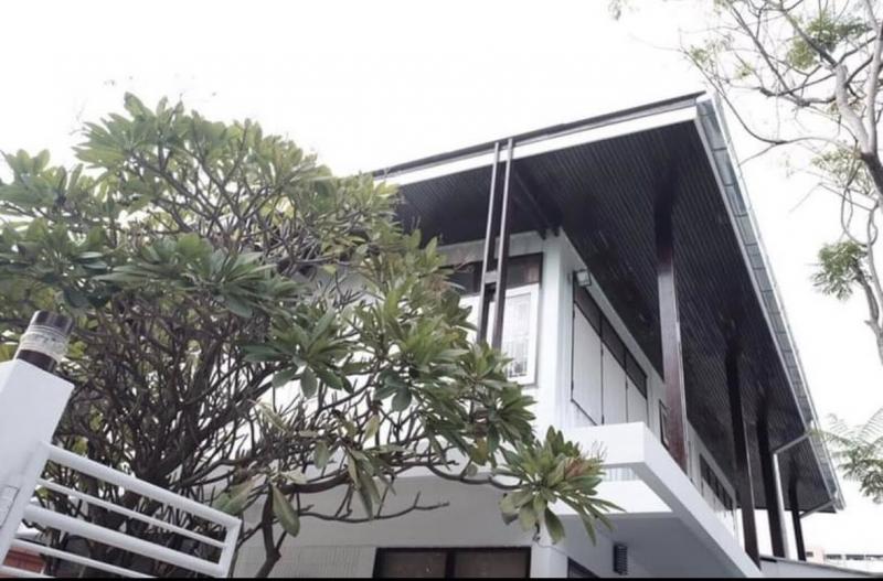 BH4009 ให้เช่าบ้านเดี่ยว พระราม 4 ซอยปลูกจิต ใกล้ สวนลุมพินี และ สวนเบญจกิติ Rare Item ใจกลาง CBDติดต่อAgent คุณบัว Buaโทร 0936464597LINE ID Bua093ราคาเช่า 70,000 บาทต่อเดือนรายละเอียดบ้านเดี่ยวให้เช่าทำเลพระราม 4 ซอยปลูกจิต หนึ่งในทำเลหายากของกรุงเทพ ใจกลาง CBD ใกล้สีลม สาทร วิทยุ และโครงการระดับโลกอย่าง One Bangkok เหมาะสำหรับครอบครัว ชาวต่างชาติ หรือผู้ที่ต้องการพื้นที่ส่วนตัวกลางเมืองตัวบ้านมี�