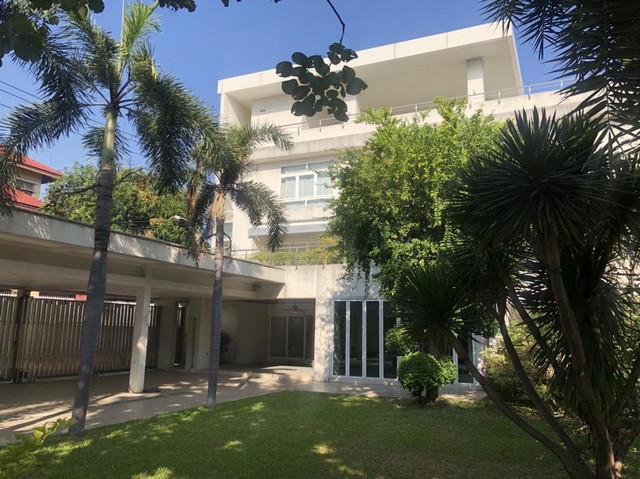 ให้เช่าโฮมออฟฟิศ4ชั้นซอยสุขุมวิท62แขวงบางจากเขตพระโขนงใกล้BTSบางจาก ราคาเช่า 150,000 บาท / เดือน ( ประกัน 3 เดือน ล่วงหน้า 1 เดือน )ที่ตั้ง ถนนสุขุมวิท ซอยสุขุมวิท 62 แขวงบางจาก เขตพระโขนง กรุงเทพมหานคร 10260ติดต่อ : คุณภัสพงณ์ 0634098164Line : deedee23https://www.facebook.com/profile.php?id=61581484955548เนื้อที่ 200 ตารางวา พื้นที่ใช้สอยประมาณ 700 ตารางเมตร จำนวน 4 ชั้น 6 ห้องนอน 6 ห้องน้ำ ที่จอดรถ 5- 6 คันมี 1 ห้องนอนสำหรับ maid + 1 ห้องนอ