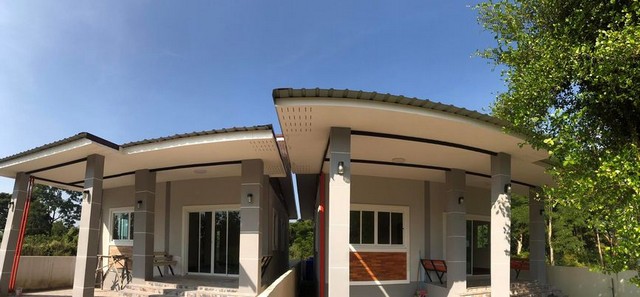 ขายบ้านใหม่โมเดิร์นชั้นเดียว 2 นอน 2 น้ำ 50 ตรว.1.59 ล้าน ไฟ้ฟ้า ประปา ต.หารแก้ว อ.หางดง เชียงใหม่บ้านใหม่สไตล์โมเดิร์น  มี 2 หลัง ให้เลือกเนื้อที่ต่อหลัง ทั้งหมด 50 ตรว พื้นที่ใช้สอย 109 ตรมบ้านทุ่งอ้อหลวง หมู่ 3 ต.หารแก้ว อ.หางดง จ.เชียงใหม่ราคาโปรโมชั่นสุดพิเศษเหลือ 1,590,000 โอนคนละครึ่ง2ห้องนอน  2ห้องน้ำ 1ห้องครัวพร้อมที่จอดรถไฟฟ้า น้ำประปา ปั๊มน้ำวางท่อปลวกถังเก็บน้ำ 2,500ล�